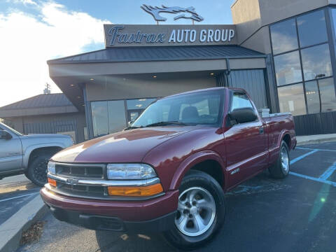2001 Chevrolet S-10 for sale at FASTRAX AUTO GROUP in Lawrenceburg KY