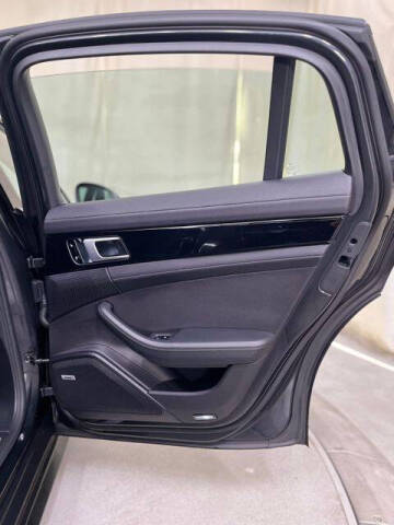 2018 Porsche Panamera 4