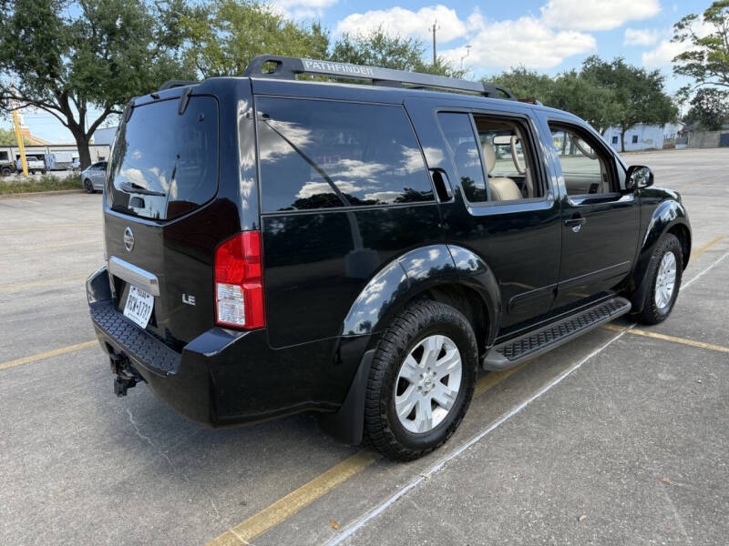 2007 Nissan Pathfinder LE