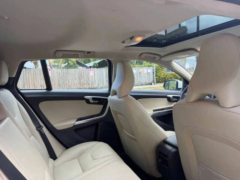 2017 Volvo V60 T5 Premier