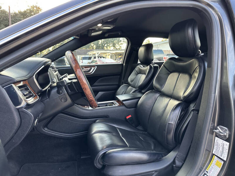 2017 Lincoln Continental Select