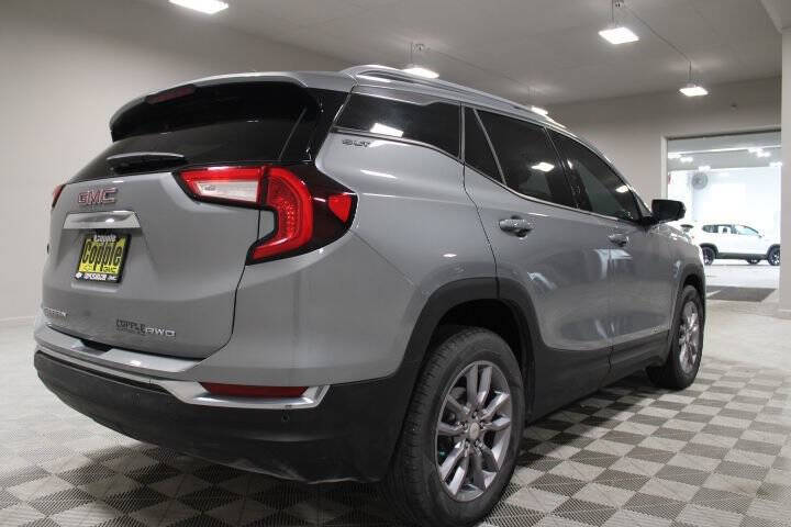 2024 GMC Terrain SLT