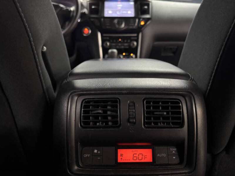 2019 Nissan Pathfinder S