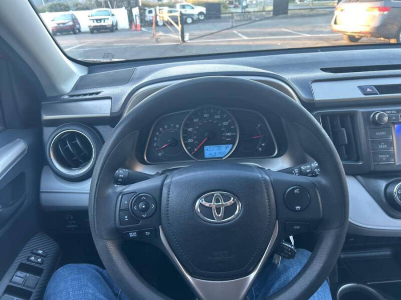 2013 Toyota RAV4 LE