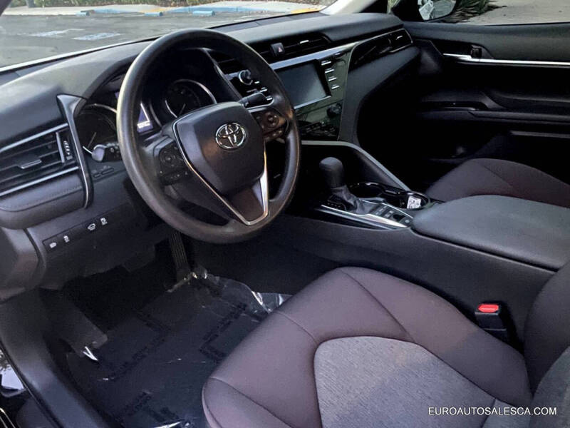 2019 Toyota Camry Hybrid LE