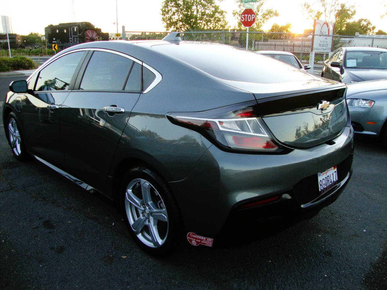 View vehicle photo 5