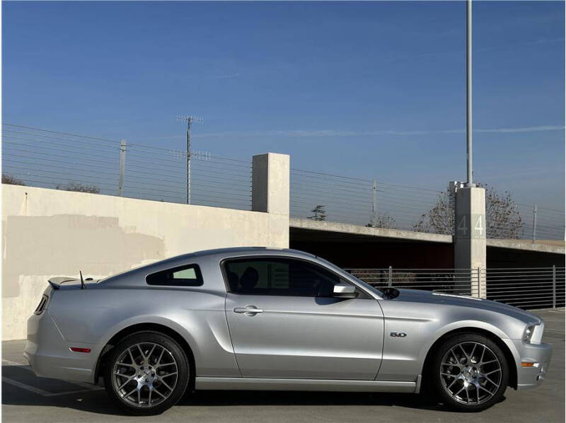 2014 Ford Mustang GT photo 12