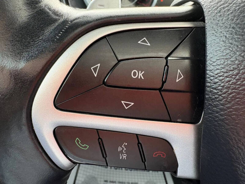 2015 Dodge Challenger SXT Plus