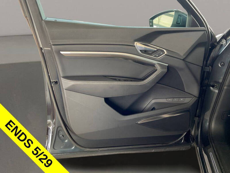 2019 Audi e-tron quattro Premium Plus