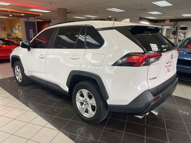 2020 Toyota RAV4 XLE