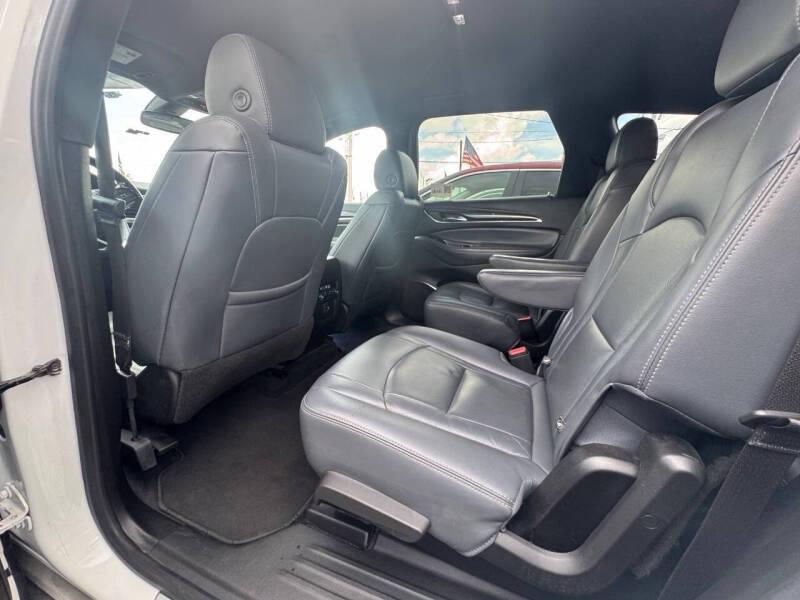 2022 Buick Enclave Essence