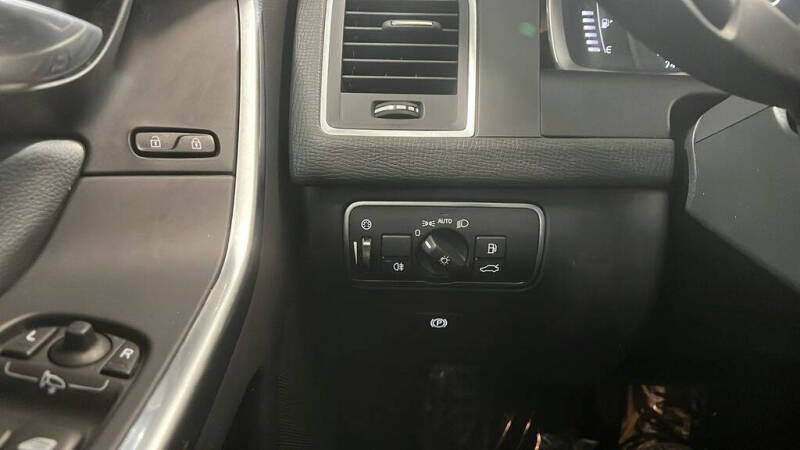 2017 Volvo XC60 T6 Dynamic