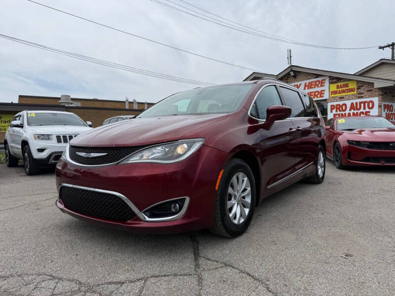 2017 Chrysler Pacifica Touring-L