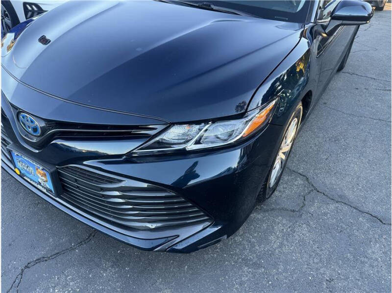 2018 Toyota Camry Hybrid LE