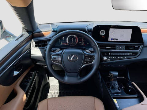 2025 Lexus ES 300h