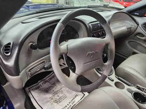 2004 Ford Mustang GT Deluxe