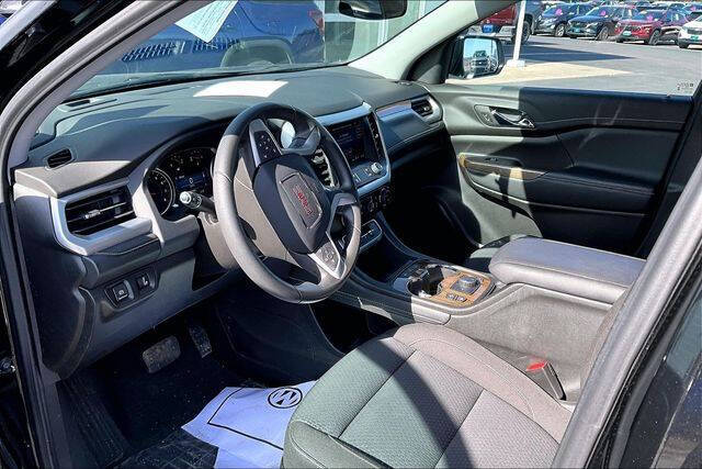 2023 GMC Acadia SLE