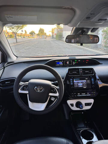 2017 Toyota Prius Three Touring