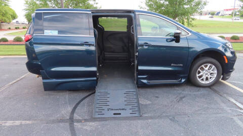 2024 Chrysler Pacifica Touring