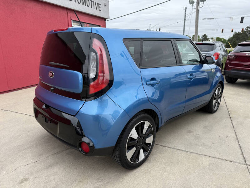 2016 Kia Soul +