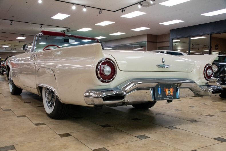 1957 Ford Thunderbird