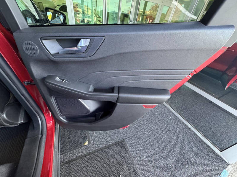 2022 Ford Escape Titanium