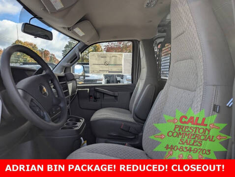 2025 Chevrolet Express 3500