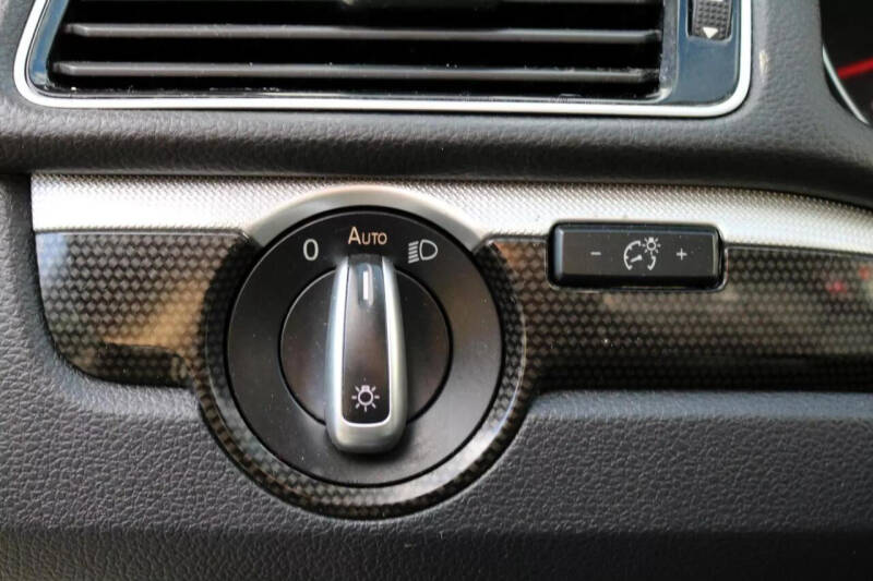 2019 Volkswagen Passat SE R-Line