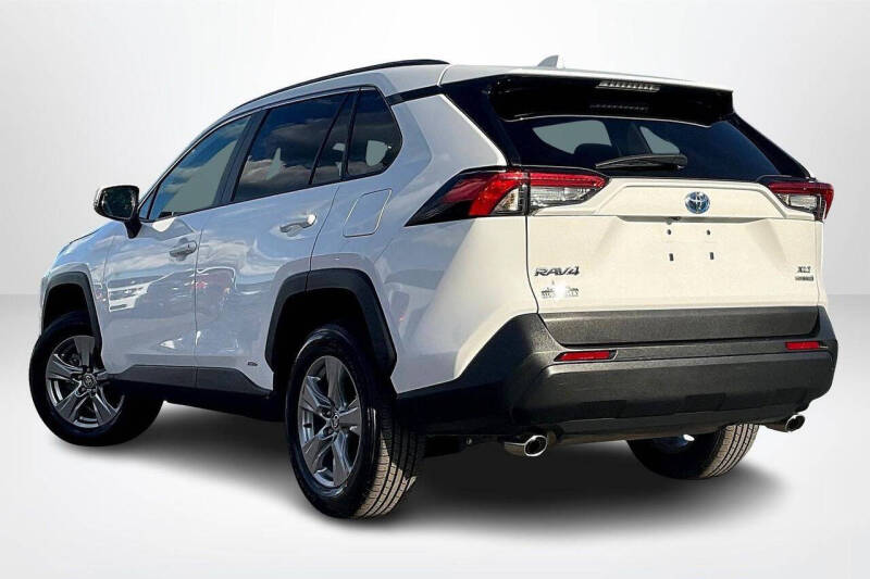 2024 Toyota RAV4 Hybrid XLE