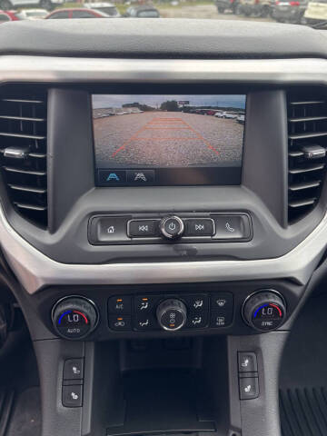2017 GMC Acadia SLE-2