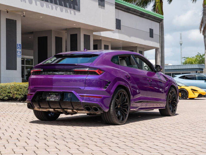 2025 Lamborghini Urus SE