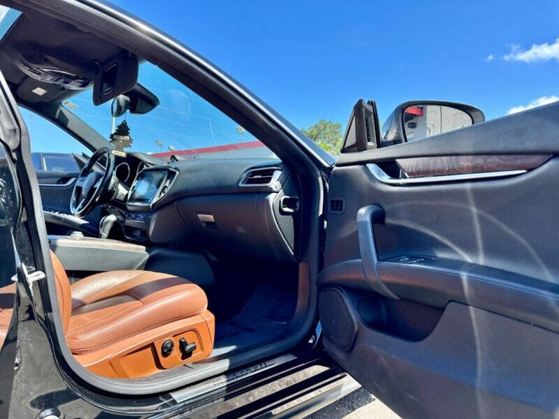 2017 Maserati Ghibli Sedan - $29,995