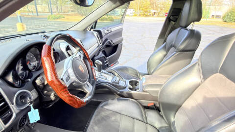 2013 Porsche Cayenne GTS