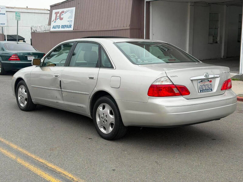 2004 Toyota Avalon XLS