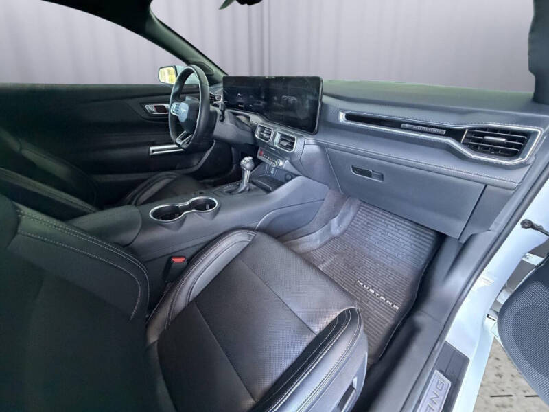 2024 Ford Mustang EcoBoost Premium