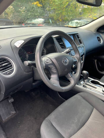 2017 Nissan Pathfinder SL