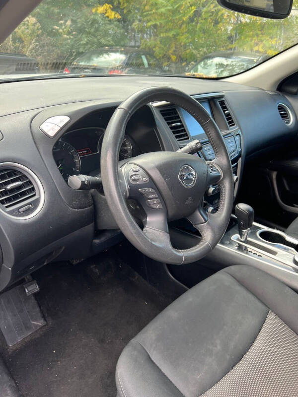 2017 Nissan Pathfinder SL