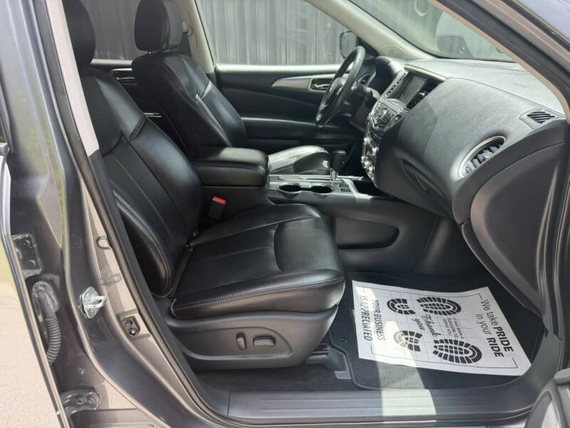 2018 Nissan Pathfinder SL