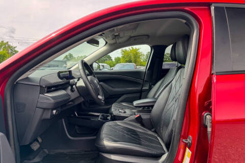 2022 Ford Mustang Mach-E Select