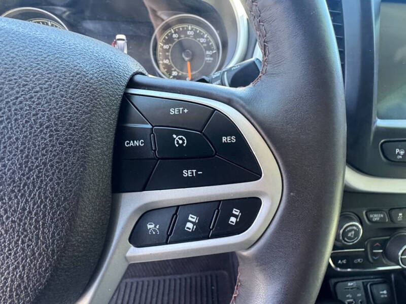 2017 Jeep Cherokee Overland