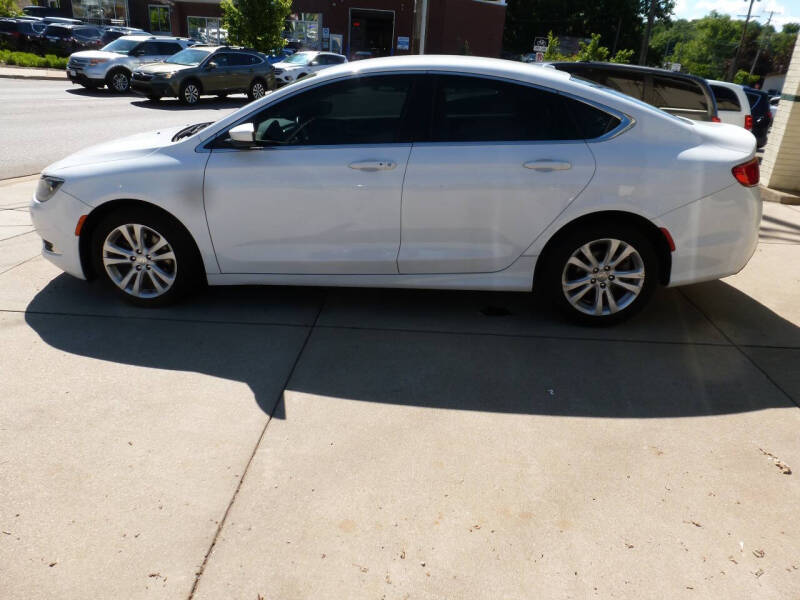 2017 Chrysler 200 Limited