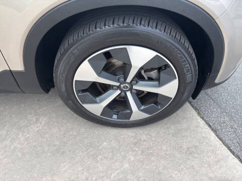 2023 Volvo XC40 B5 Plus Bright Theme