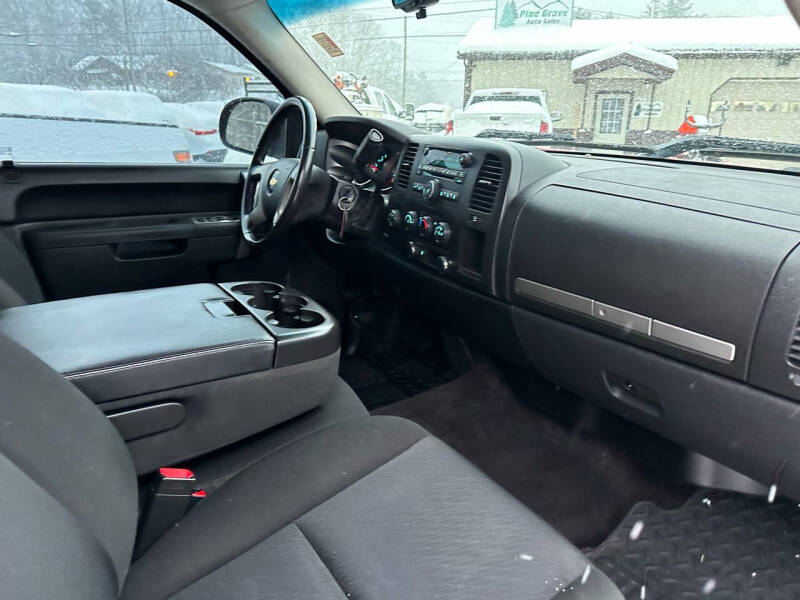 2010 Chevrolet Silverado 1500 LT photo 4