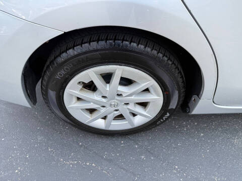 2013 Toyota Prius v Two