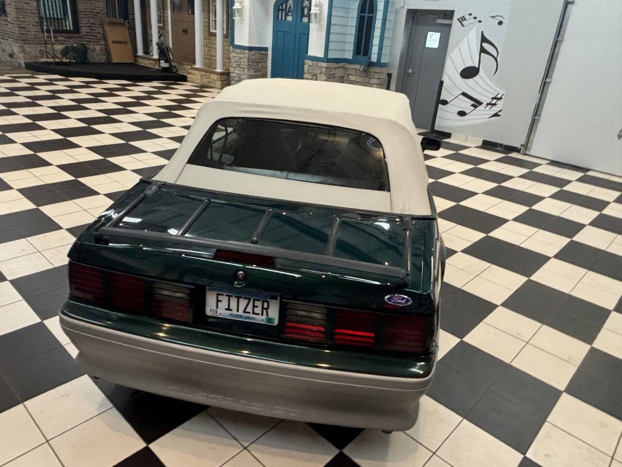 1992 Ford Mustang 8