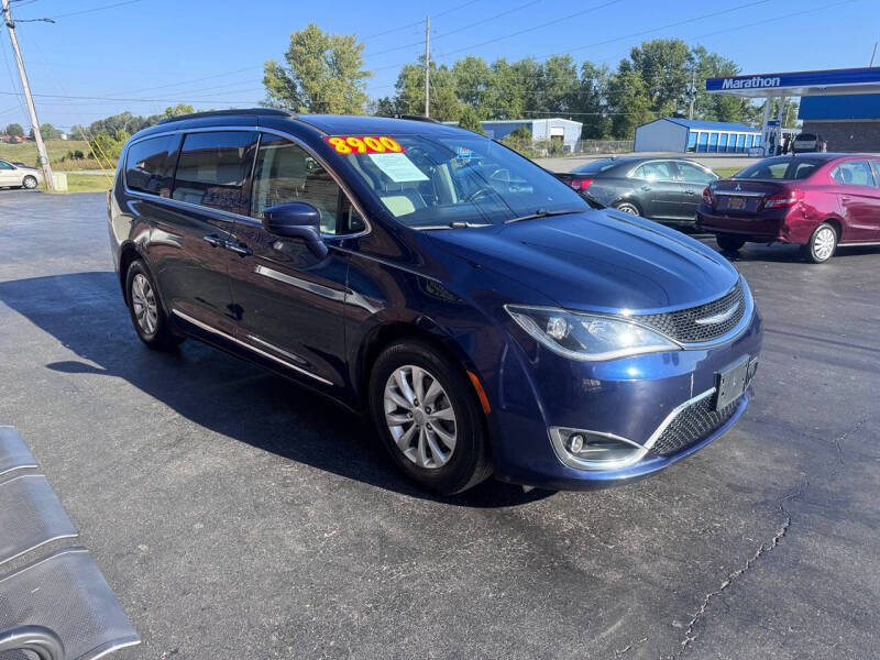 2017 Chrysler Pacifica Touring-L