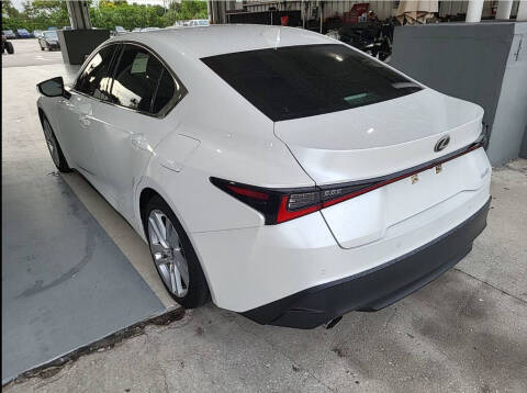 2023 Lexus IS 300