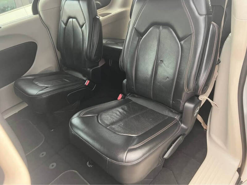 2020 Chrysler Pacifica Touring L