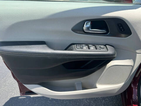 2022 Chrysler Pacifica Touring L