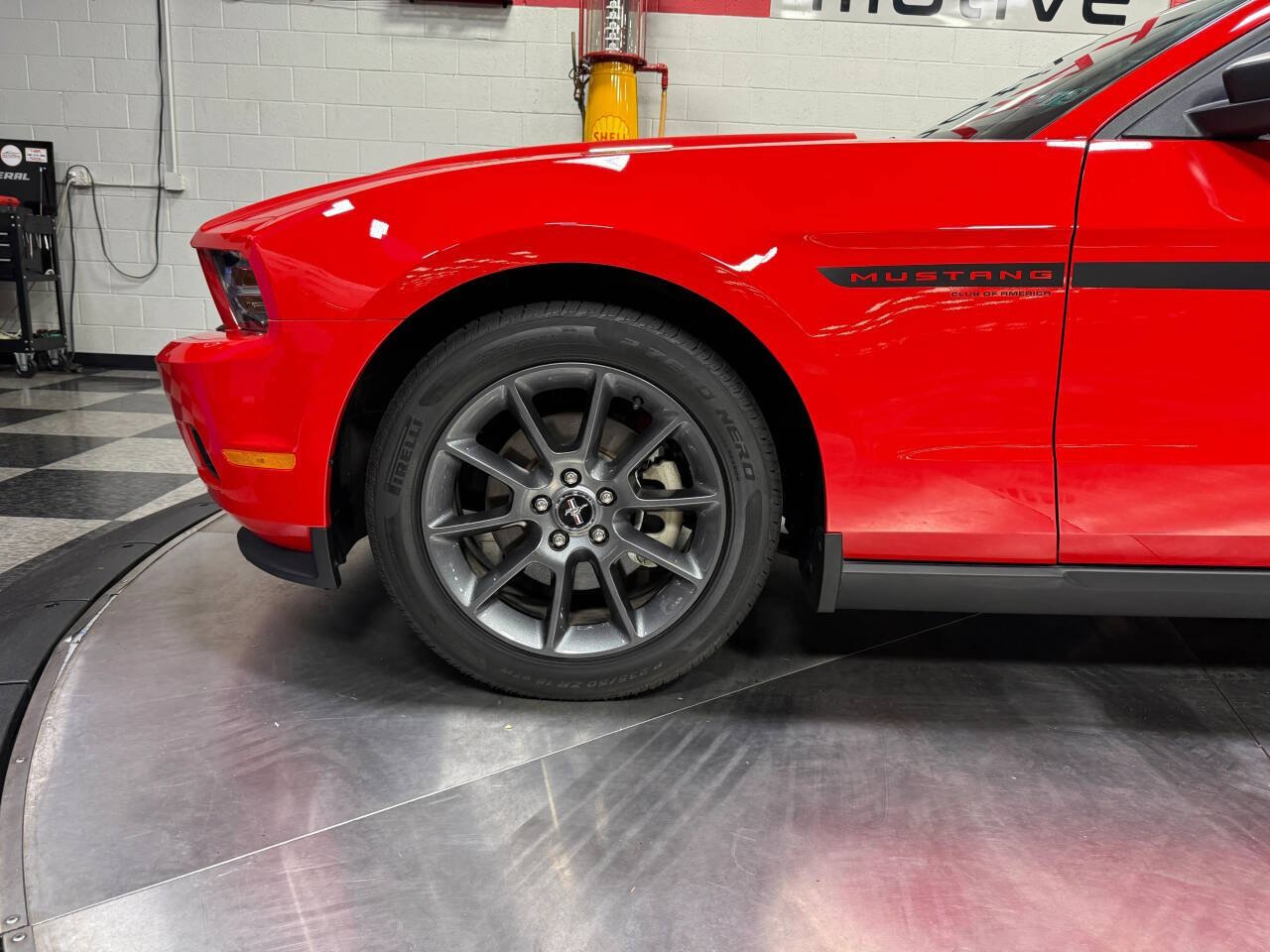 2011 Ford Mustang 42